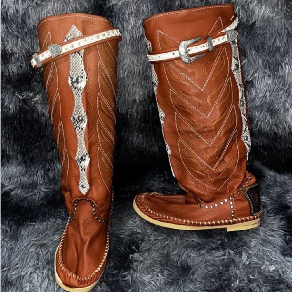 Beautiful brown Hector Riccione boots with snakeskin trim